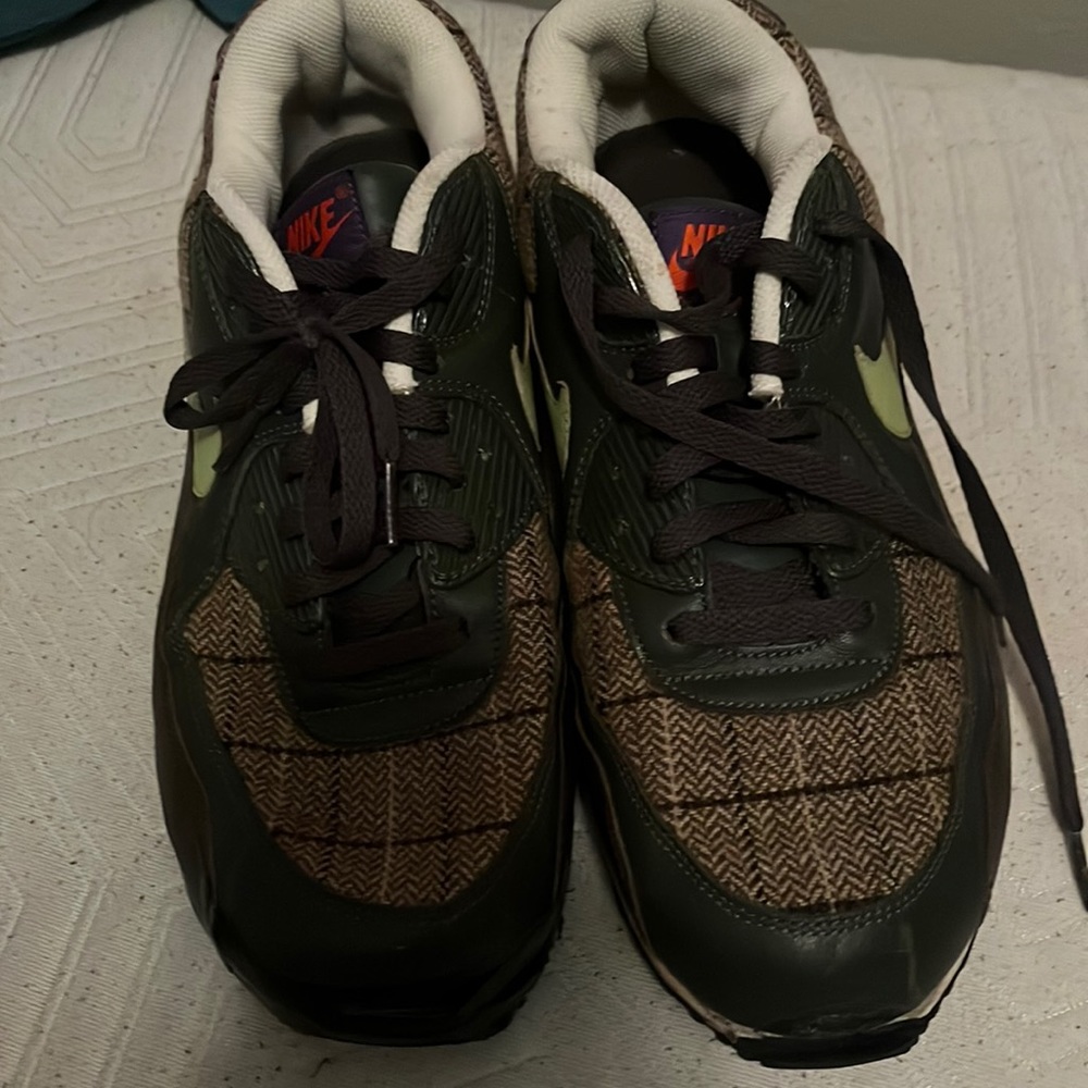 Air max 90’s green purple brown and orange on this shoe